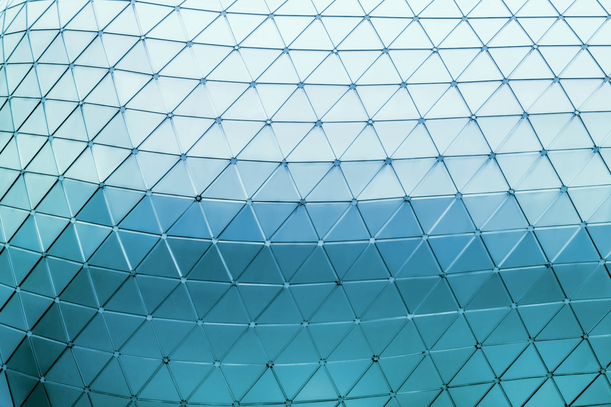 blue triangles form diamonds and fade near top
